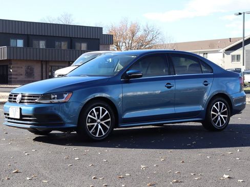 Used 2017 Volkswagen Jetta SE image 11