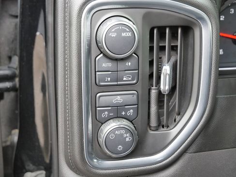 Used 2020 Chevrolet Silverado 1500 LT image 32