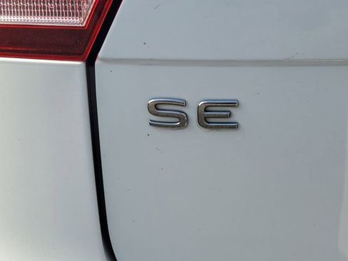 Used 2024 Volkswagen Tiguan SE FWD image 7