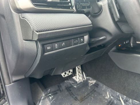 Used 2025 Toyota Camry SE image 21