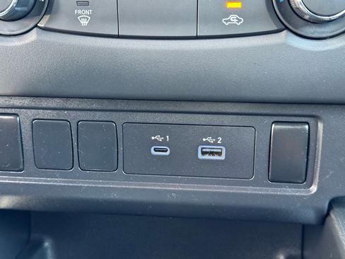 Used 2023 Nissan Frontier SV image 31