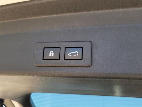 Used 2021 Subaru Ascent Touring image 19