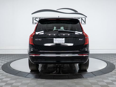New 2026 Volvo XC90 B6 Plus w/ Protection Package Premier image 6
