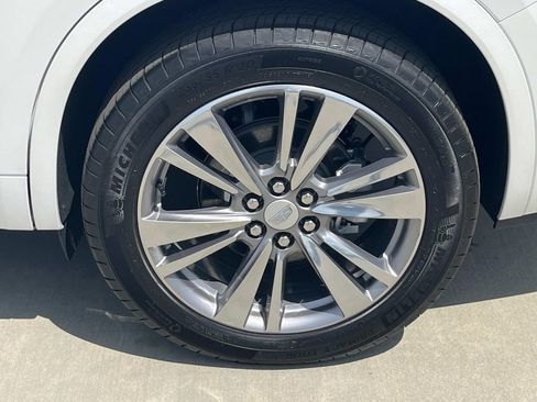 Used 2025 Cadillac XT6 Premium Luxury image 12