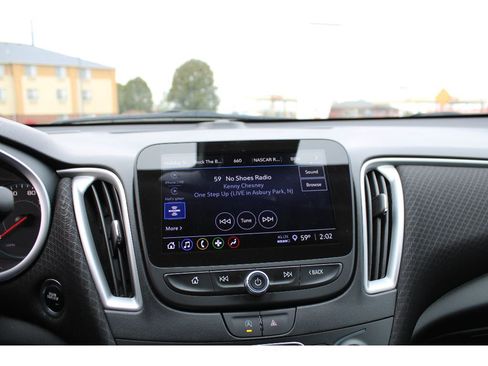 Used 2024 Chevrolet Malibu LT image 24