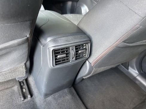 Used 2018 Nissan Rogue S image 33