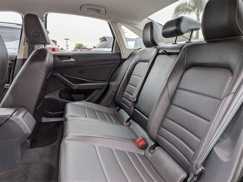 Used 2024 Volkswagen Jetta SE image 29