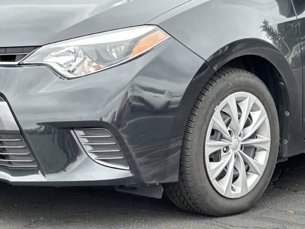 Used 2015 Toyota Corolla LE FWD image 8