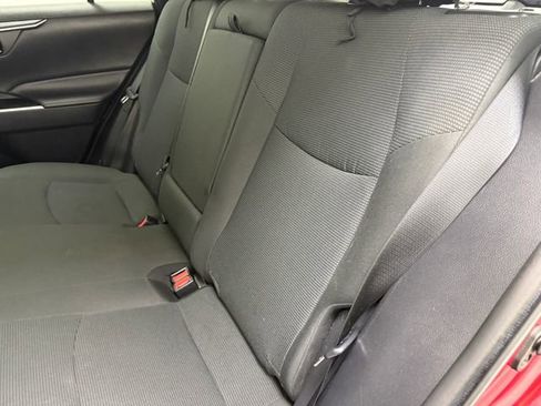Used 2021 Toyota RAV4 LE FWD image 9