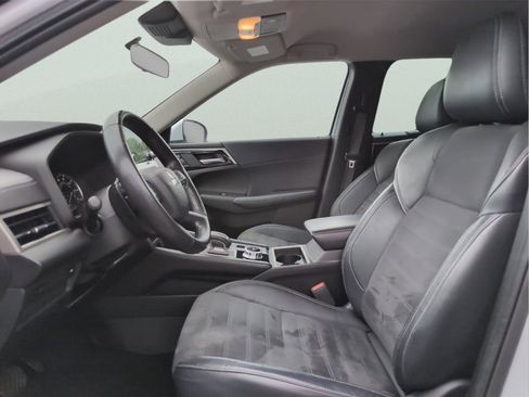 Used 2022 Mitsubishi Outlander SEL Black Edition FWD image 10