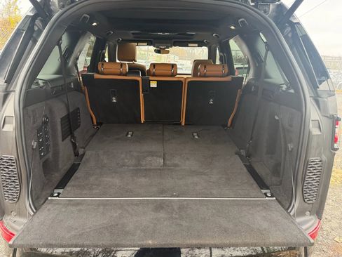 Used 2019 Land Rover Discovery HSE Luxury image 16