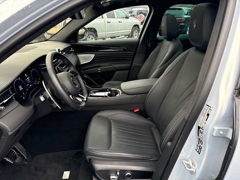 Used 2023 Maserati Grecale GT image 16