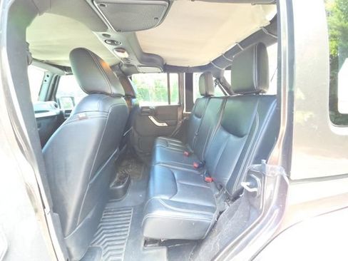 Used 2017 Jeep Wrangler Unlimited Sahara w/ Dual Top Group AWD/4WD image 31