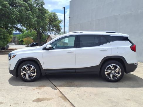 Used 2021 GMC Terrain SLT image 25