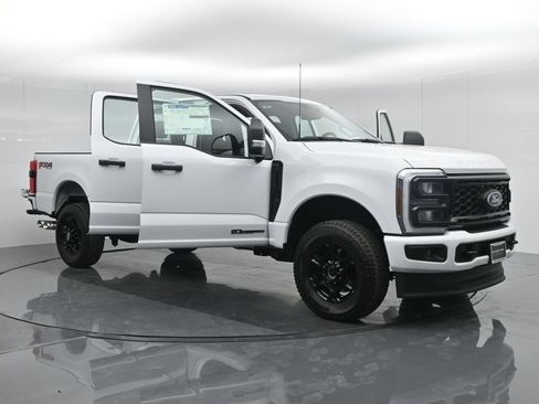 Used 2024 Ford F250 XL w/ STX Appearance Package AWD/4WD image 35