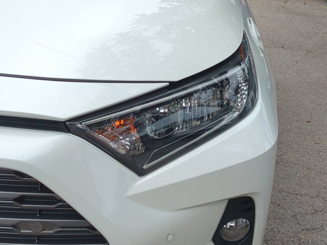 Used 2019 Toyota RAV4 Limited w/ Cold Weather Package FWD image 10