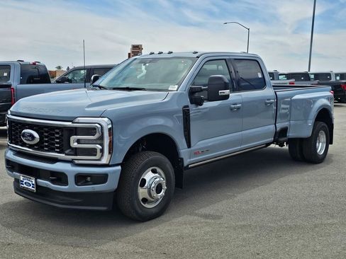 New 2026 Ford F350 Platinum AWD/4WD image 3