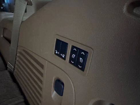 Used 2017 Cadillac Escalade Platinum AWD/4WD image 24
