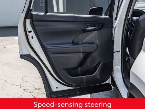 Certified 2025 Toyota Highlander XLE AWD/4WD image 23