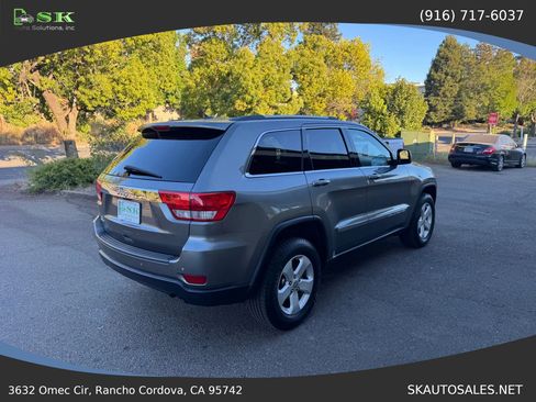 Used 2012 Jeep Grand Cherokee Laredo AWD/4WD image 8