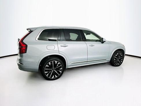 Used 2025 Volvo XC90 B6 Plus image 10