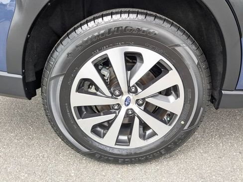 Used 2024 Subaru Outback Premium AWD/4WD image 12