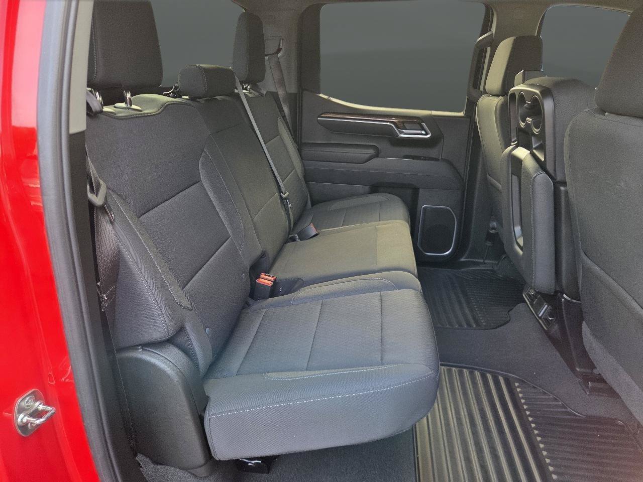 Used 2025 GMC Sierra 1500 SLE w/ X31 Off-Road Package AWD/4WD image 13