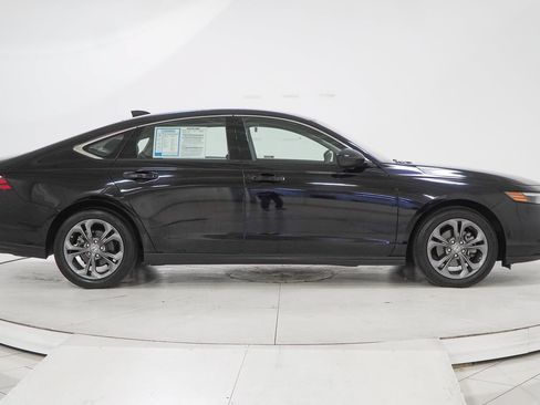 Used 2023 Honda Accord EX image 13