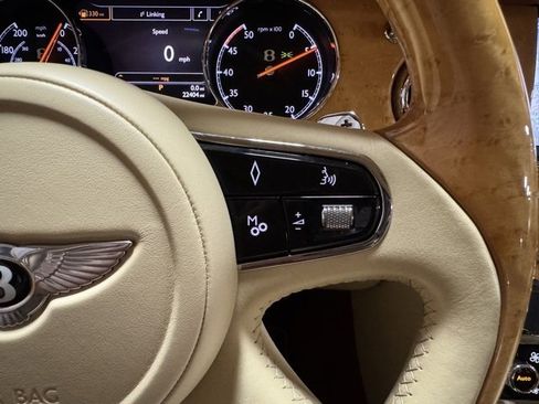Used 2012 Bentley Mulsanne image 24