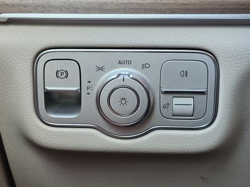 Used 2022 Mercedes-Benz GLE 350 w/ AMG Line Exterior image 19