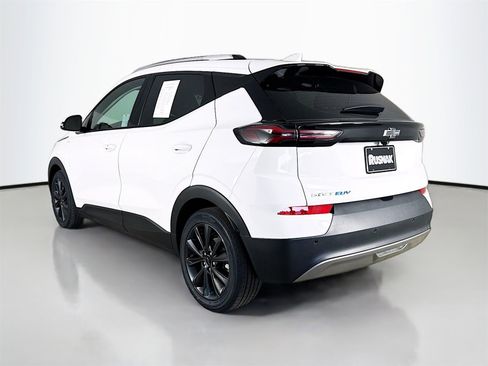 Used 2022 Chevrolet Bolt EUV LT w/ Convenience Package image 5