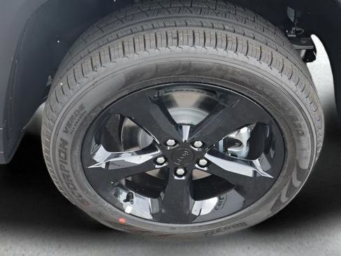 New 2025 Jeep Grand Cherokee L Limited w/ Black Appearance Package image 30