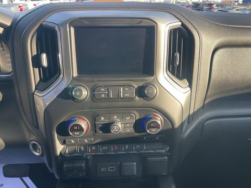 Certified 2021 Chevrolet Silverado 1500 LT Trail Boss w/ Convenience Package II image 28