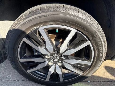 Used 2019 Honda Pilot Touring image 10