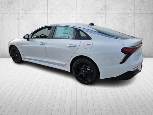New 2026 Kia K5 GT-Line image 5