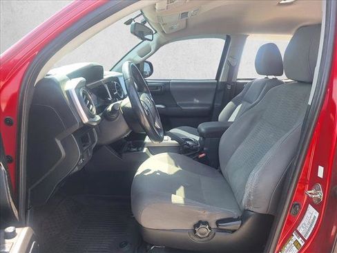 Used 2017 Toyota Tacoma SR5 w/ Tow Package AWD/4WD image 10