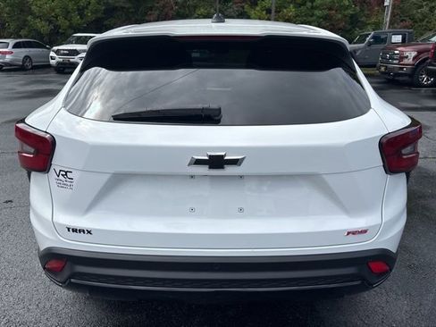 Used 2024 Chevrolet Trax RS w/ Sunroof Package image 5