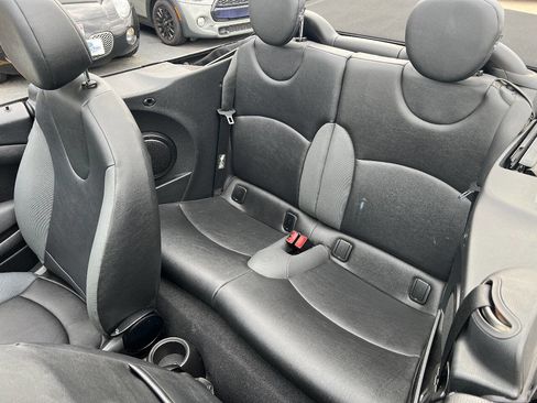 Used 2010 MINI Cooper Convertible FWD image 25