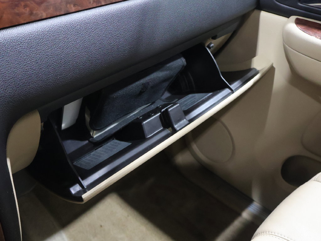 Used 2008 Chevrolet Avalanche LTZ w/ LTZ Preferred Equipment Group AWD/4WD image 32