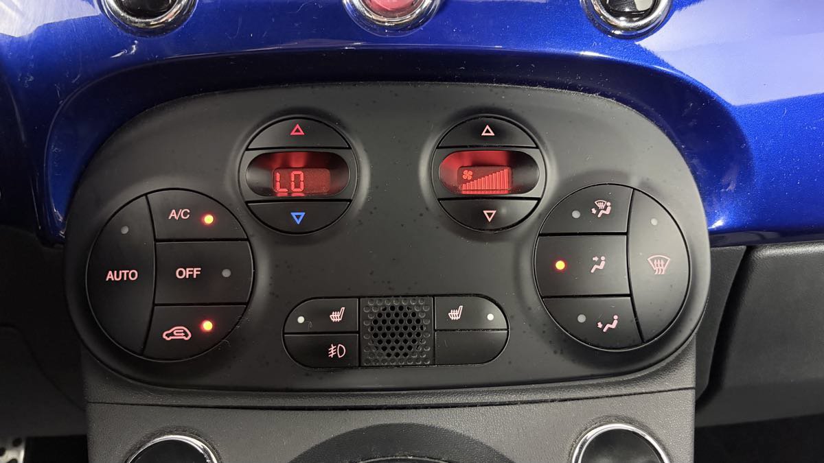 Used 2013 FIAT 500 Sport w/ Comfort/Convenience Group FWD image 24