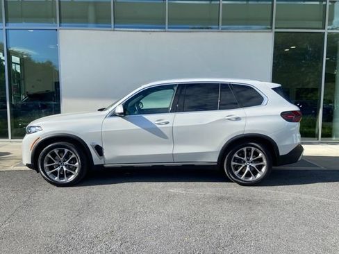 Used 2024 BMW X5 xDrive40i w/ Premium Package AWD/4WD image 2