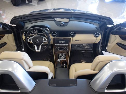 Used 2016 Mercedes-Benz SLK 300 image 22