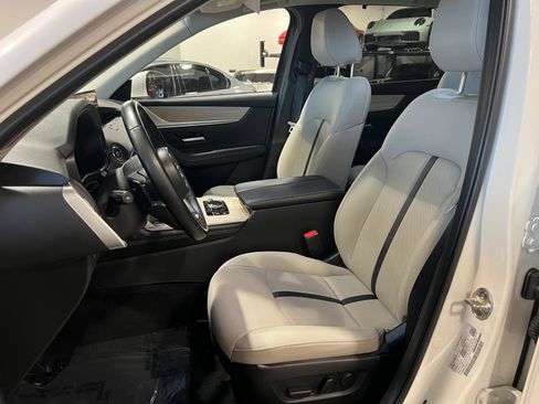 Used 2025 MAZDA CX-90 Plug-In Hybrid w/ Preferred image 9