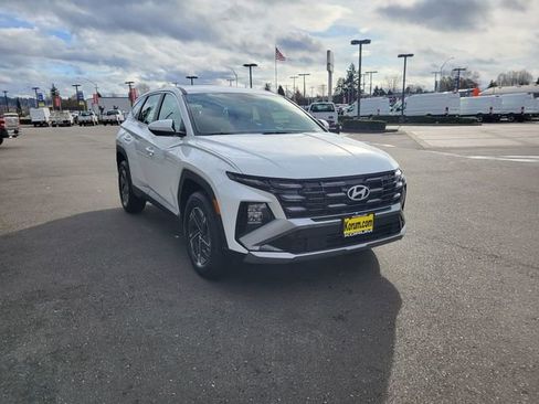 New 2026 Hyundai Tucson Blue SE image 8