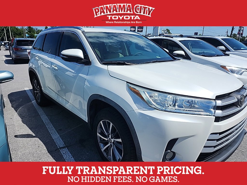 Used 2019 Toyota Highlander XLE FWD image 1