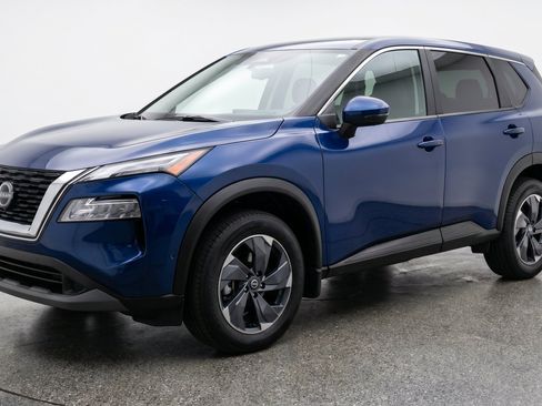 Used 2025 Nissan Rogue SV AWD/4WD image 3