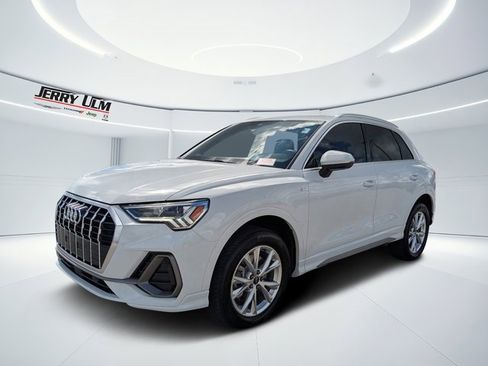 Used 2024 Audi Q3 2.0T Premium Plus w/ Premium Plus Package image 8