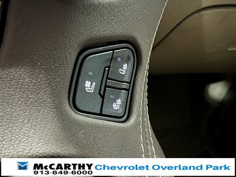 Used 2020 Chevrolet Suburban Premier image 25
