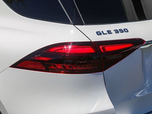 Certified 2024 Mercedes-Benz GLE 350 4MATIC image 8