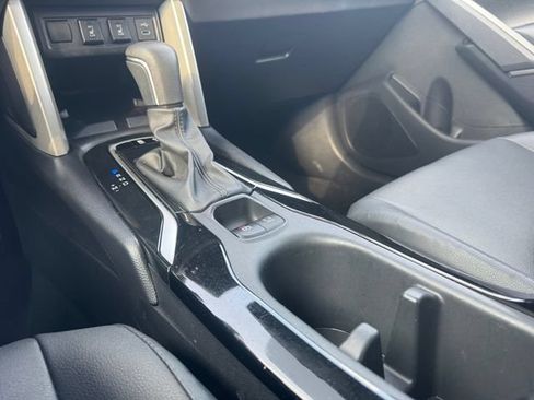 Used 2025 Toyota Corolla Cross XLE FWD image 18